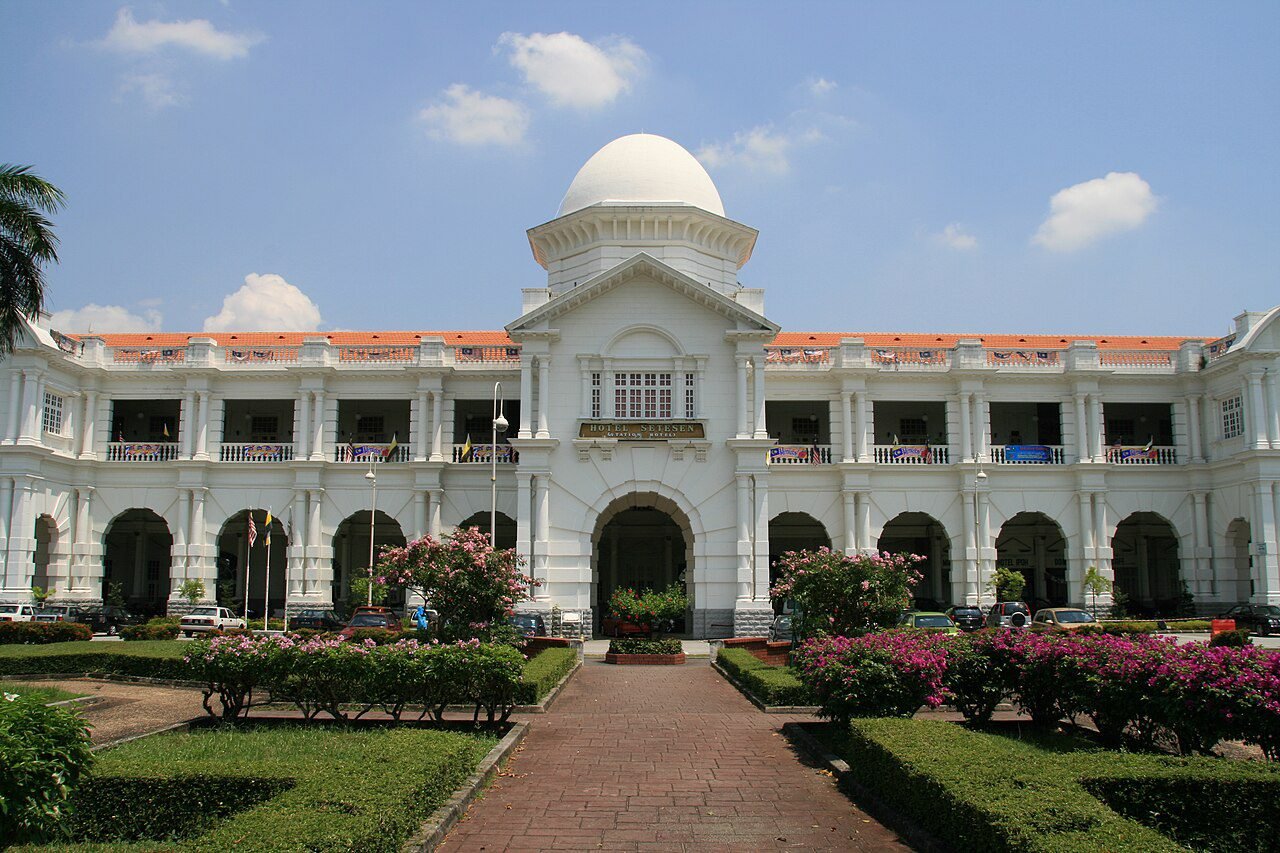 Ipoh Railway Station, illustrating living in Ipoh on MM2H
