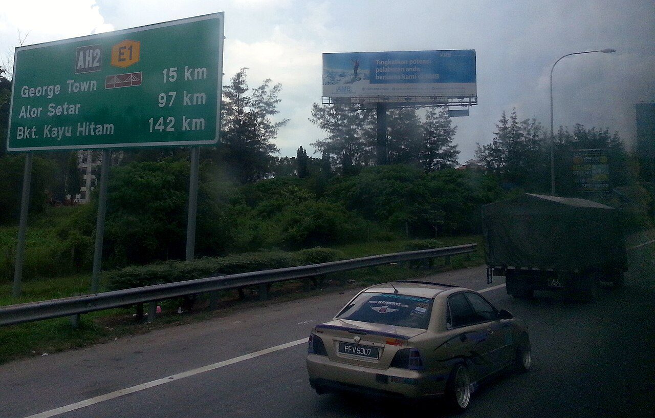 Malaysian highway illustrating the MM2H driving licence conversion process