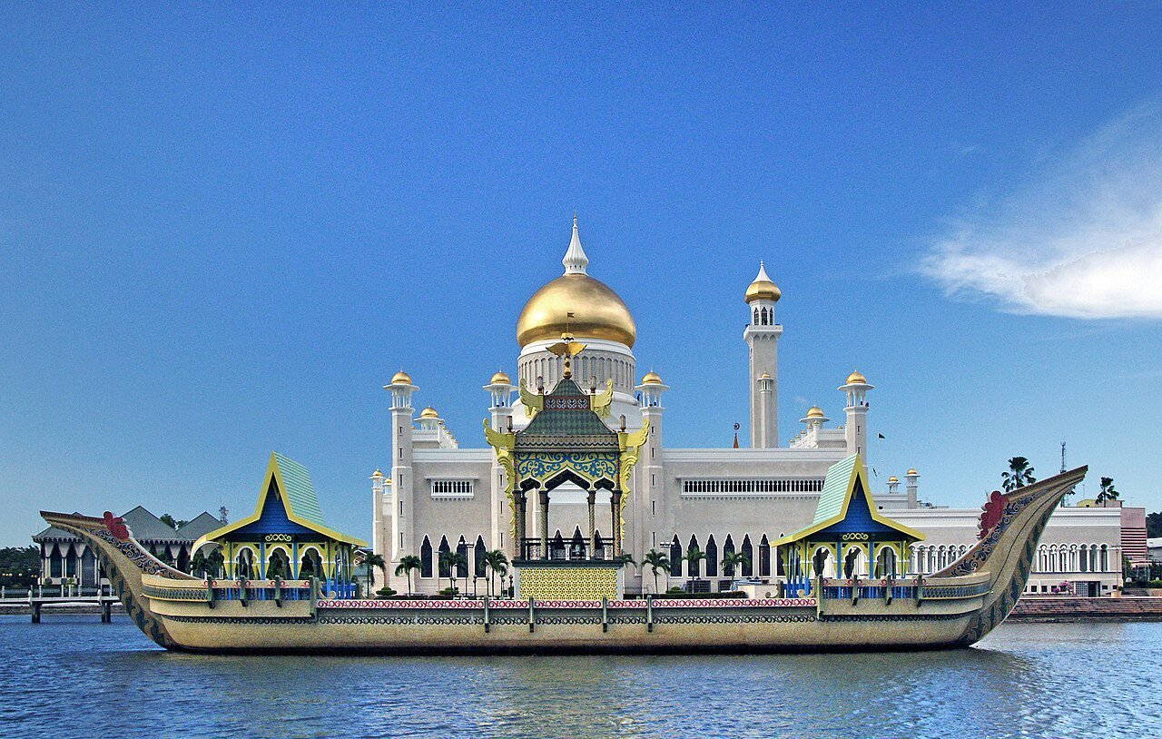 Masjid Omar Ali Saifuddien di Brunei, panduan MM2H untuk Warga Brunei