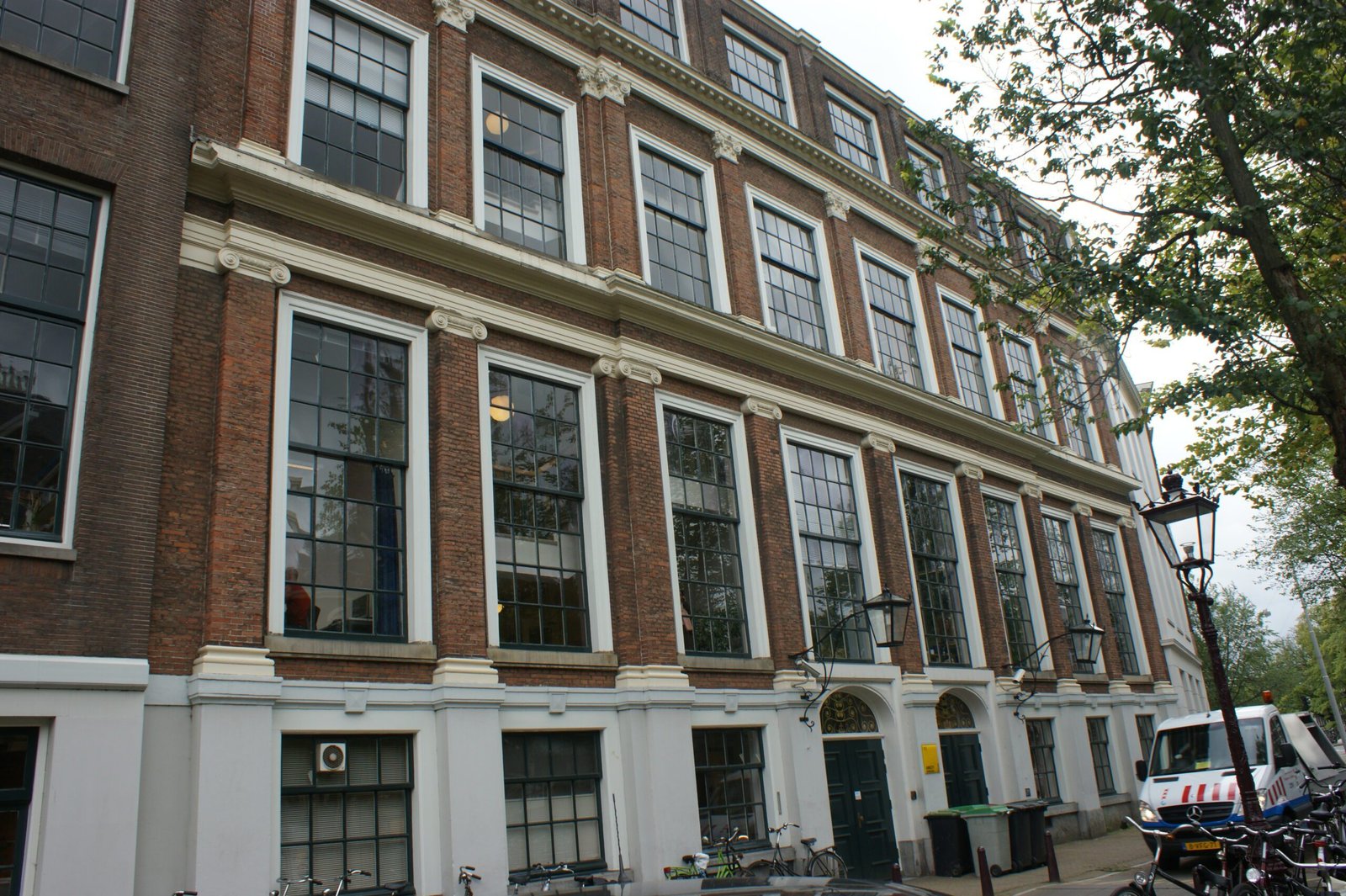 MM2H for Dutch Nationals guide — Amsterdam canal houses, Netherlands