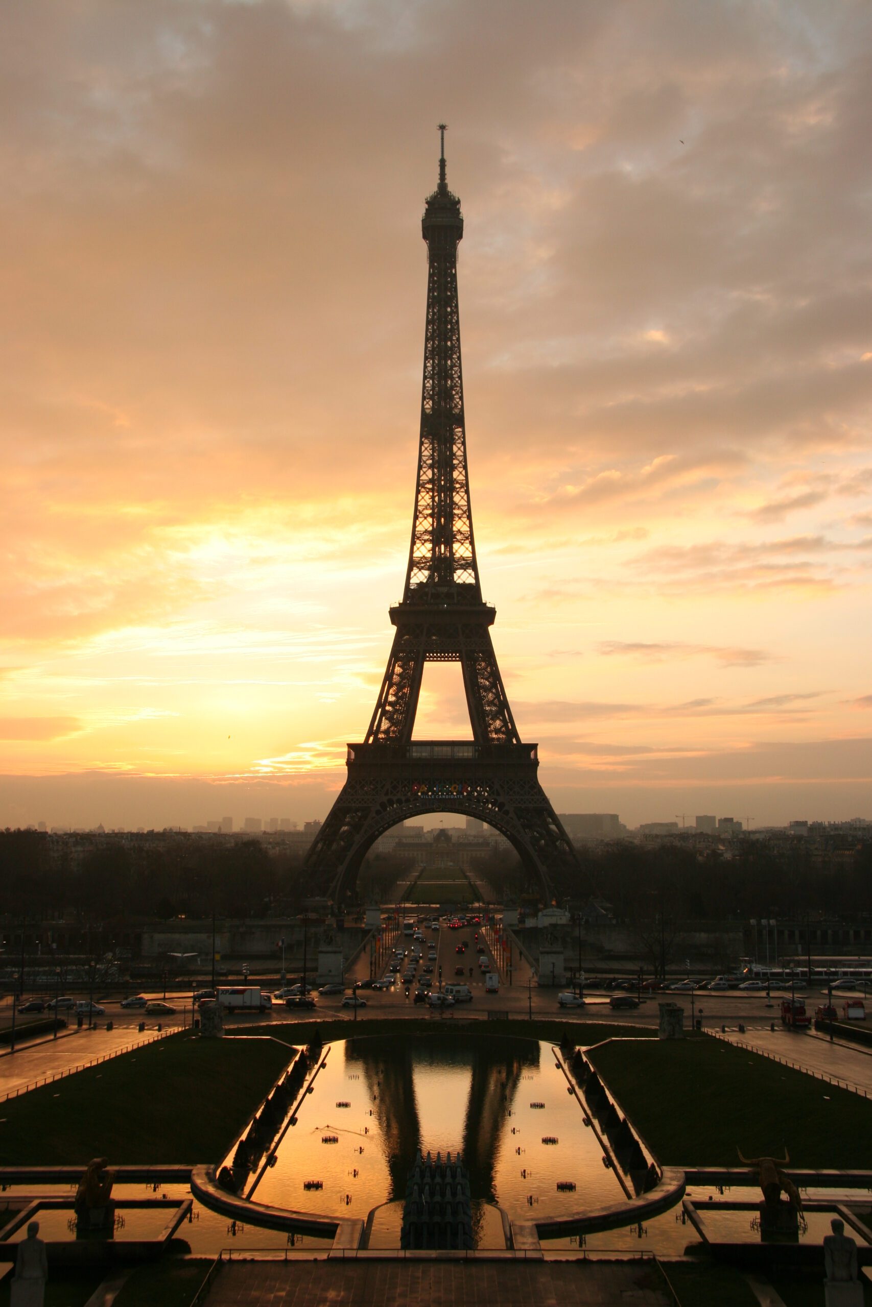 MM2H for French Nationals guide — Eiffel Tower at sunrise, Paris, France
